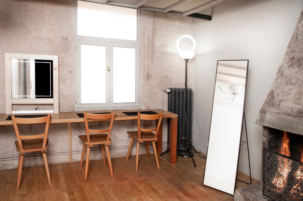 loge équipée studio photo Montreuil maquillage et préparation